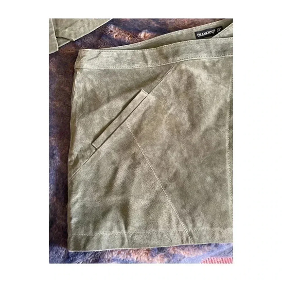 BlankNYC Ivy League Green Suede Skirt - Picture 2 of 6